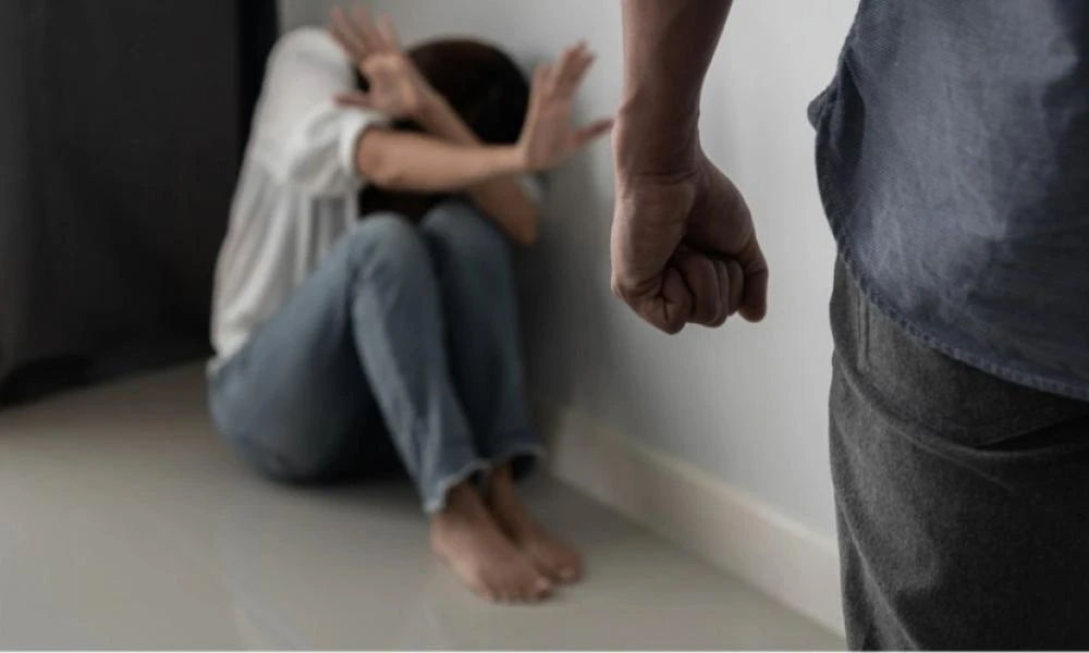 Φάληρο: Σε σοκ η 30χρονη ιδιοκτήτρια Κέντρου Αισθητικής που ξυλοκοπήθηκε από τον σύντροφό της